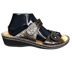 Finn Comfort Brown Patent Leather Slip On Sandal Size 40 US 9/9.5